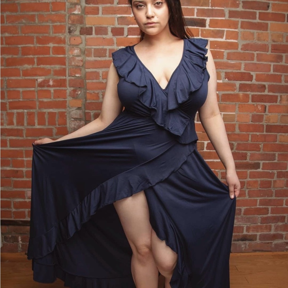 Black Wild Hips Flowy Dress size 16